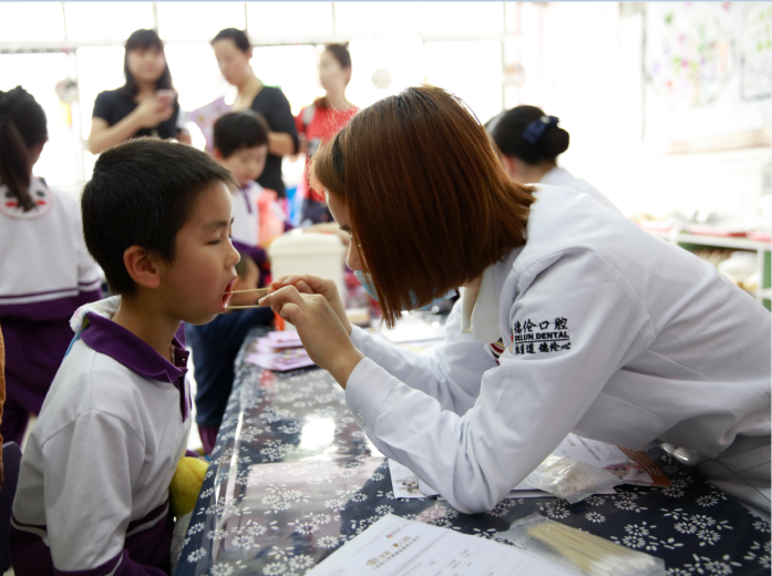 "医教一体 从齿开始,德伦口腔爱牙公益进驻羊城幼儿园,为儿童提供